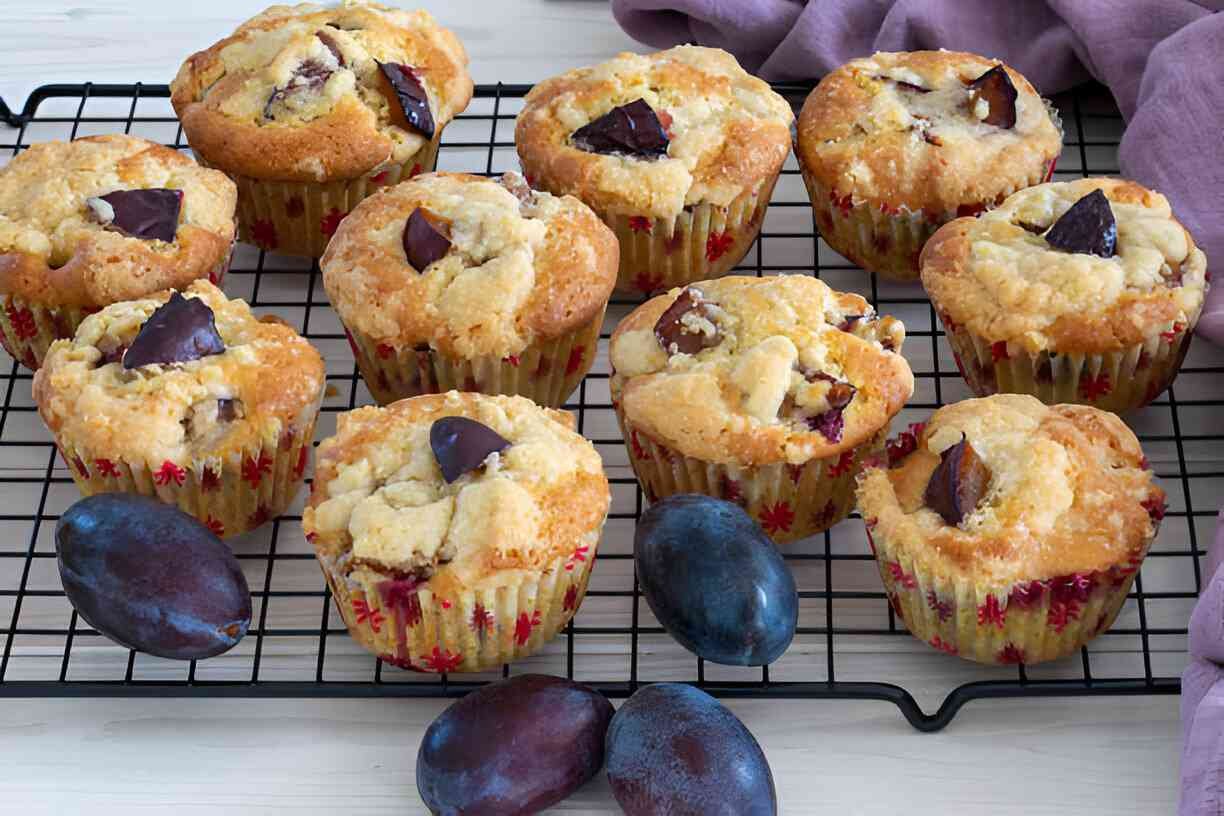 Prune Cupcakes Recipe (Moist, Sweet & Spiced) - cupcakes